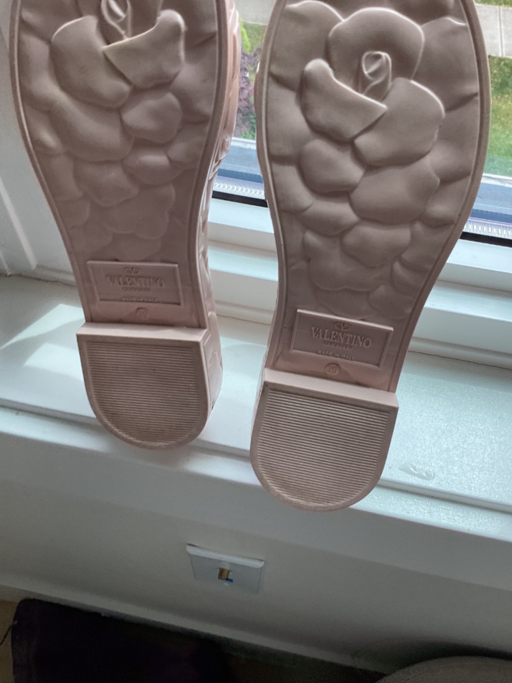Shoes - Picture 3 of 4